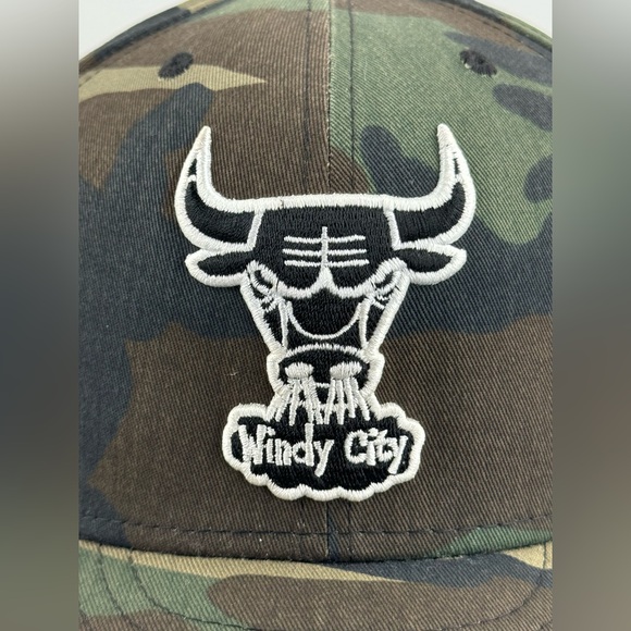 New Era Chicago Bulls Windy City Hardwood Classics NBA Camo Basketball Cap 7 3/8 - Picture 2 of 11
